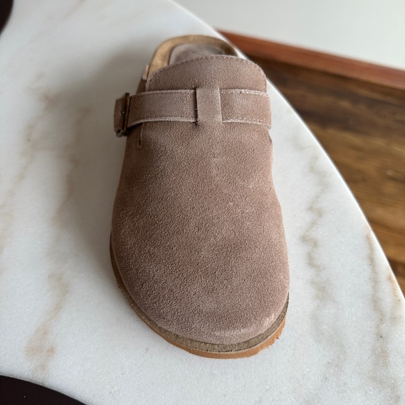 Estina faux suede clogs in Taupe - VICI - NWT never worn! In box. - Picture 3 of 4